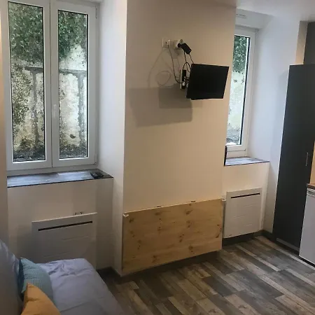 Joli Entièrement Rénové Apartamento