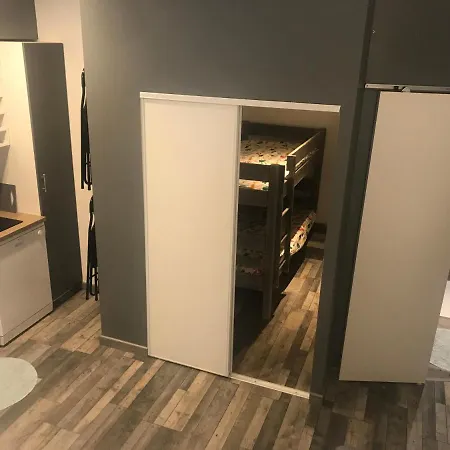 Apartment Joli Entierement Renove