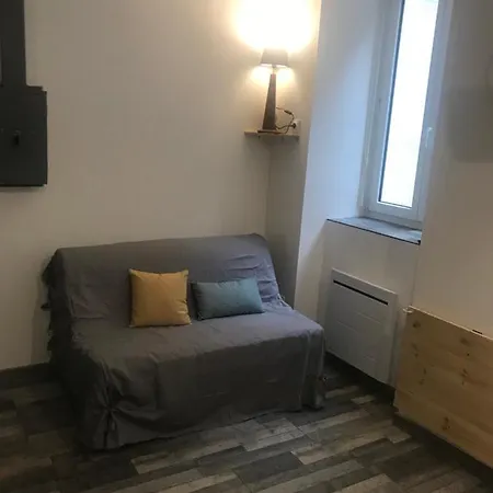 Apartment Joli Entierement Renove